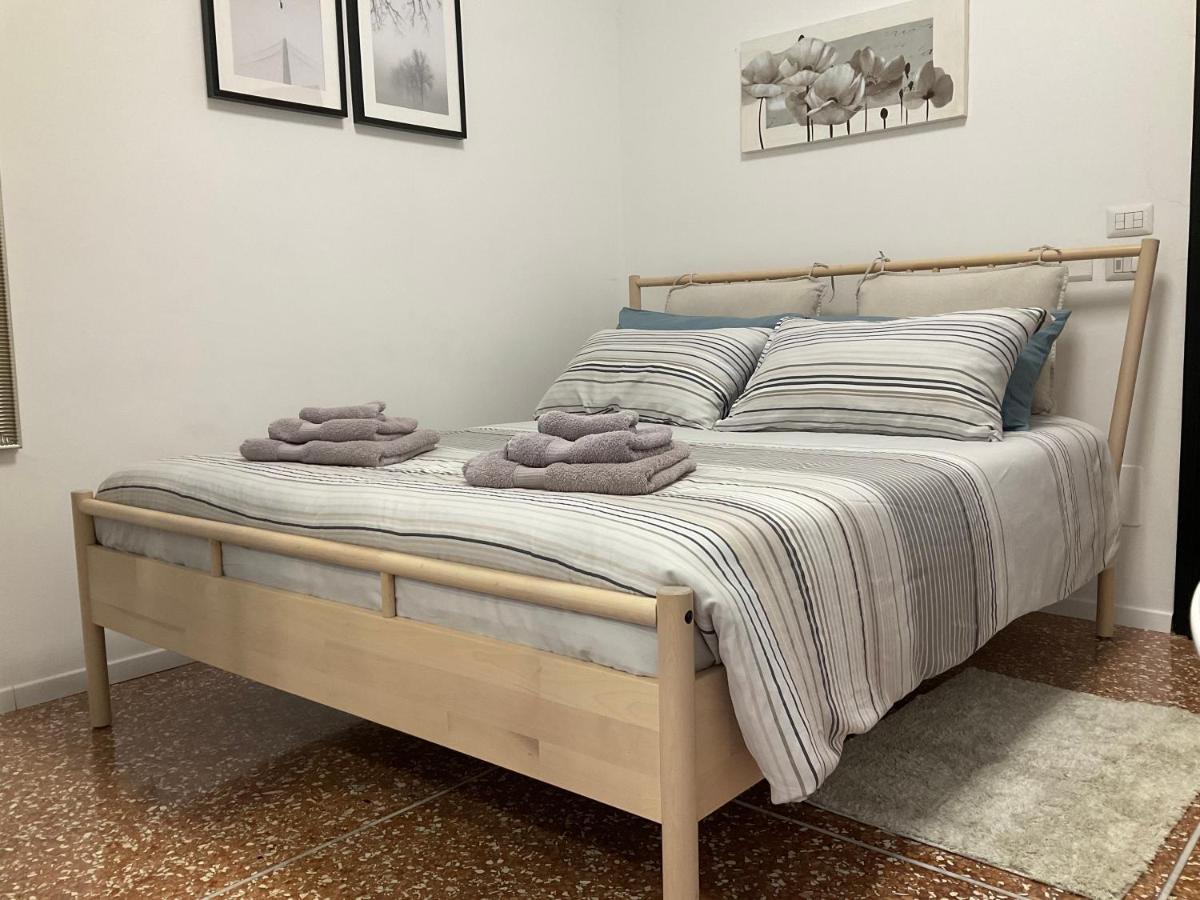 Studio 25 Apartment - Near Metro M3 Milano Exteriör bild