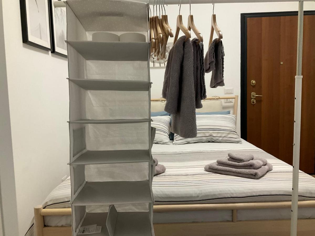 Studio 25 Apartment - Near Metro M3 Milano Exteriör bild