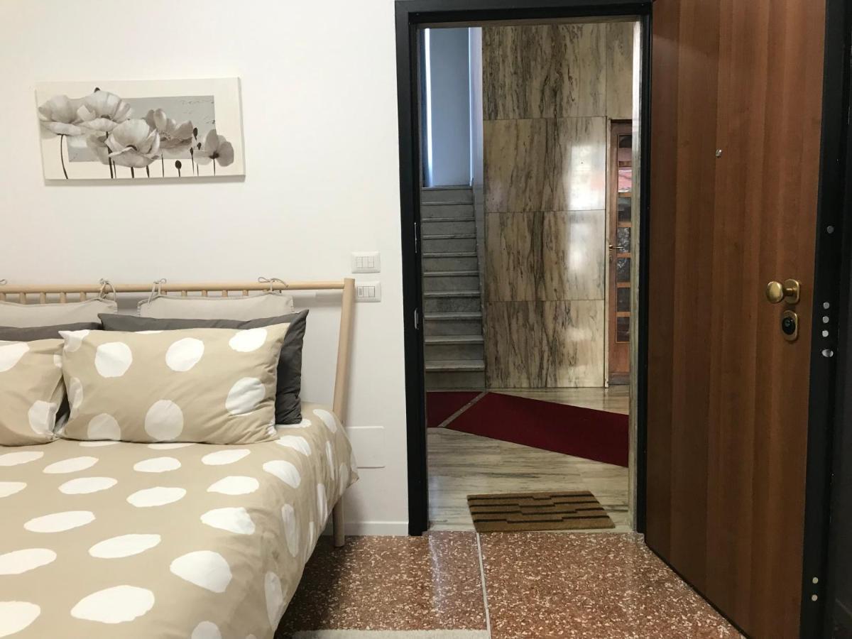 Studio 25 Apartment - Near Metro M3 Milano Exteriör bild